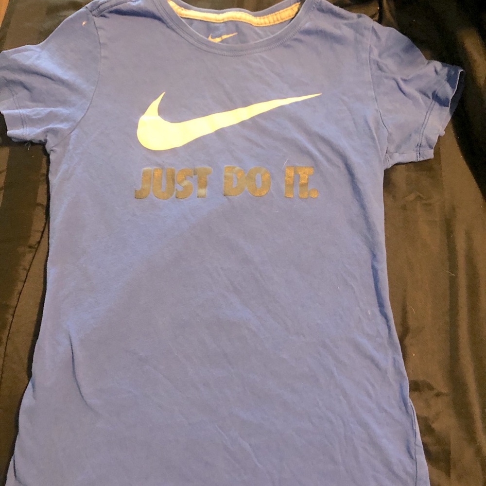 Woman's nike shirt